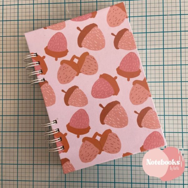 CUADERNO - CUADROS - BELLOTAS